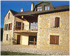 Grande maison en pierre
