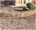 Murette en pierre en Lozère